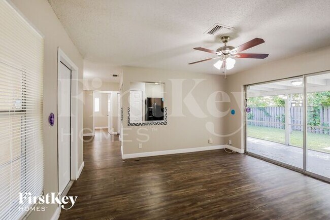 Building Photo - 9371 NW 35th Manor