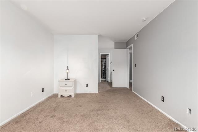 Building Photo - 401 S Kalispell Way