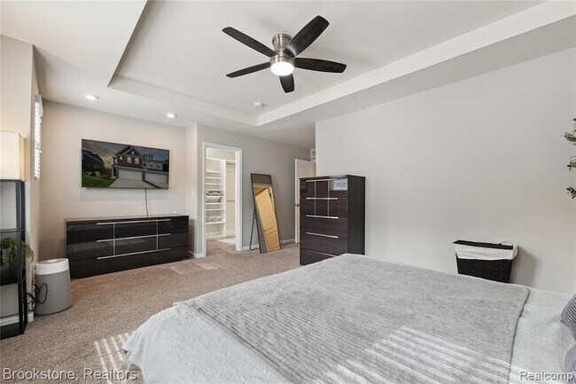 Building Photo - 765 Hummingbird Dr