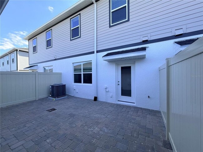 Building Photo - 15481 Bay Brg St