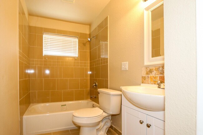 Building Photo - 7626 Troulon Dr