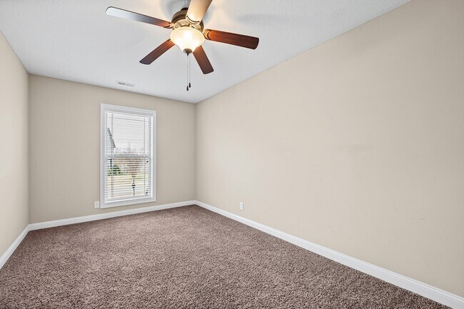 Building Photo - 1725 Autumnwood Blvd