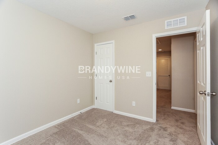 Building Photo - 3549 Rain Forest Dr W
