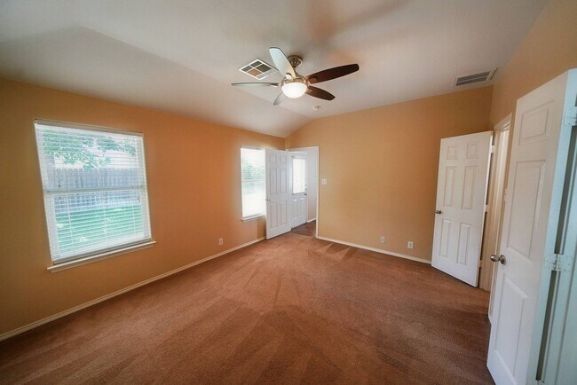 Building Photo - Cozy Home in Cibolo Valley Ranch Now Available - Realtor Commission: $500