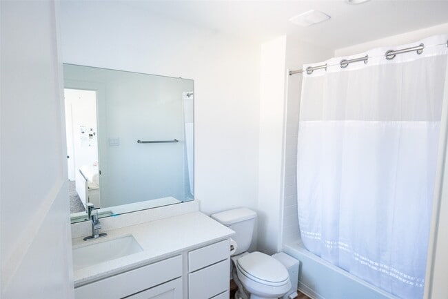 Building Photo - 14035 Vly Crk Ct