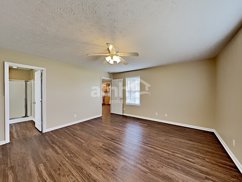 Building Photo - 308 Bluefield Ln