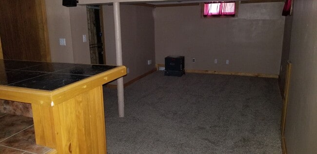 Building Photo - Beautiful Oakland Home with Finished Basement & Hardwood Floors