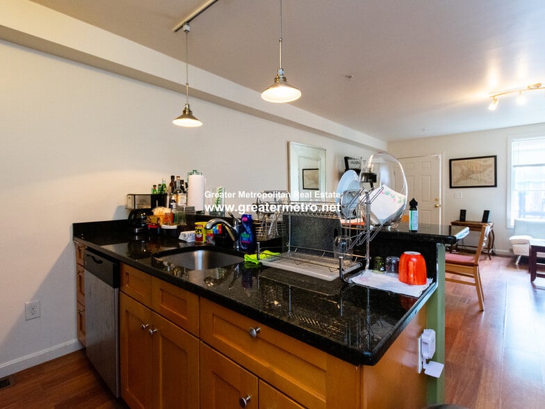 Building Photo - 41 Chelsea St