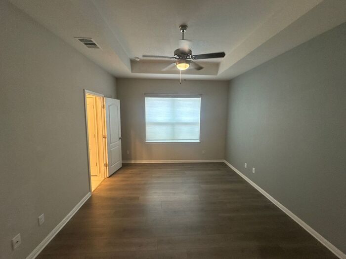 Building Photo - 722 Coconut Grove St