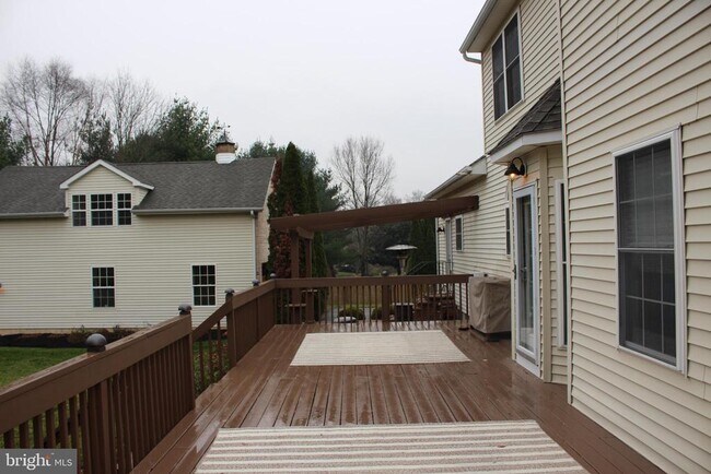 Building Photo - 176 S Patricia Dr