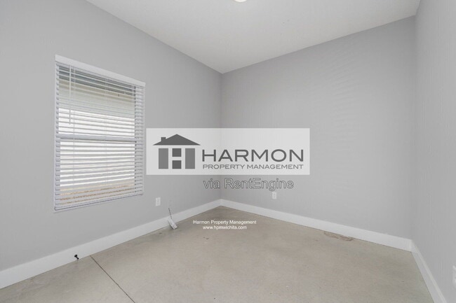 Building Photo - 2164 S Thatcher Ct