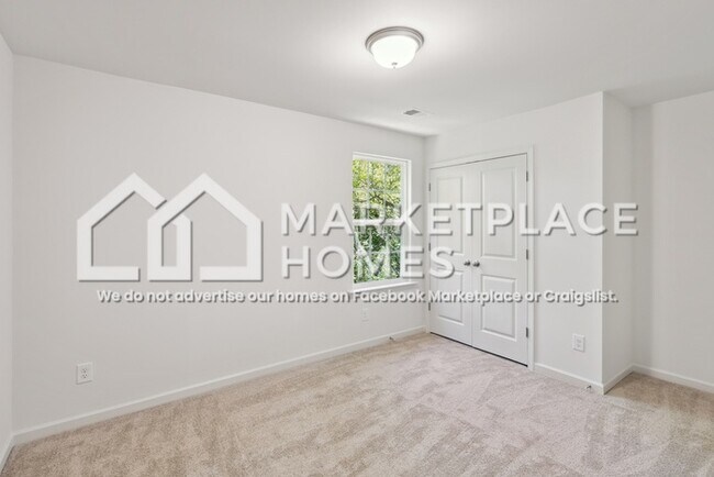 Building Photo - 3719 Oakwood Rd