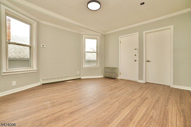 Building Photo - 111 Willow St