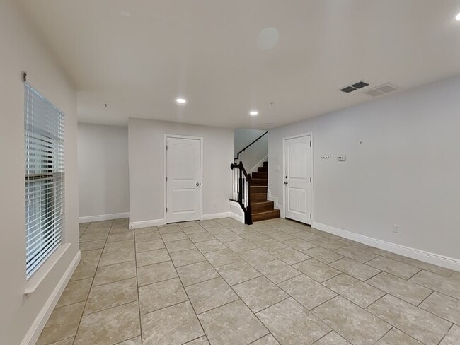 Building Photo - 10866 Sunset Ridge Ln