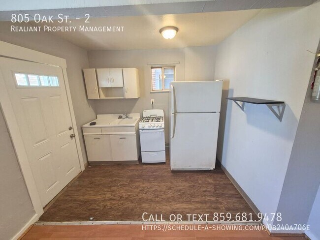 Building Photo - 805 Oak St