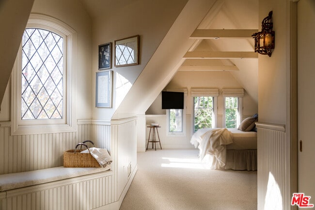 Building Photo - 427 12th St