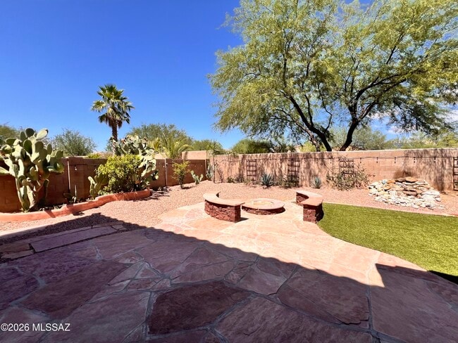 Building Photo - 12992 Westminster Dr