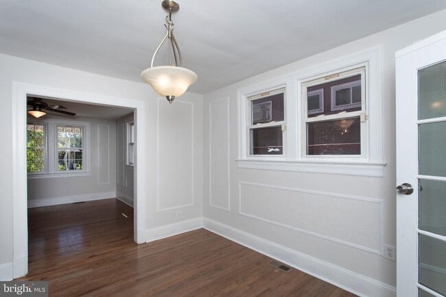 Building Photo - 104 53rd St NE