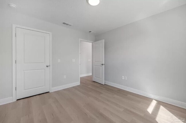 Building Photo - 7246 Pro Ln