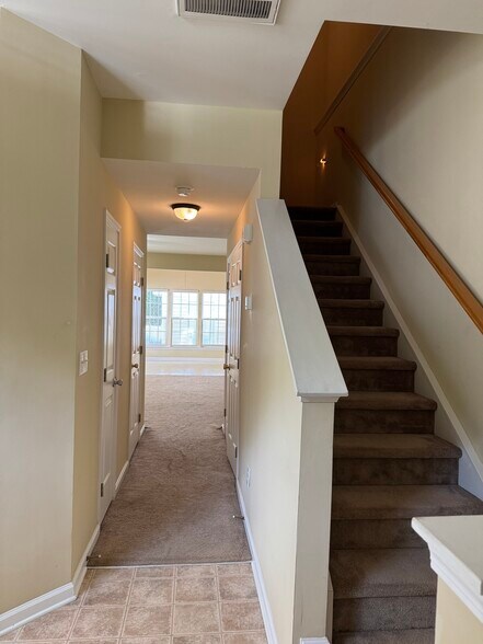 Entry view - 1965 Charlotte Hwy