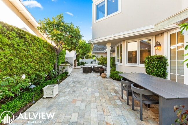 Building Photo - Stunning 3 Bedroom + Bonus Room 3.5 Bath A...