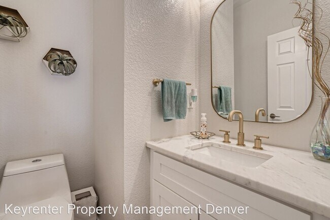 Building Photo - 3 br, 2.5 bath House - 4148 W 118th Pl