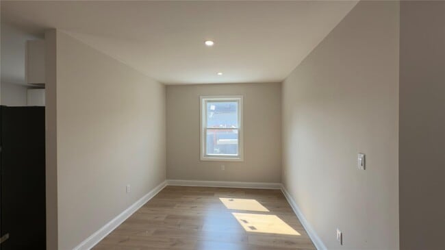 Building Photo - 120 Linden Ave
