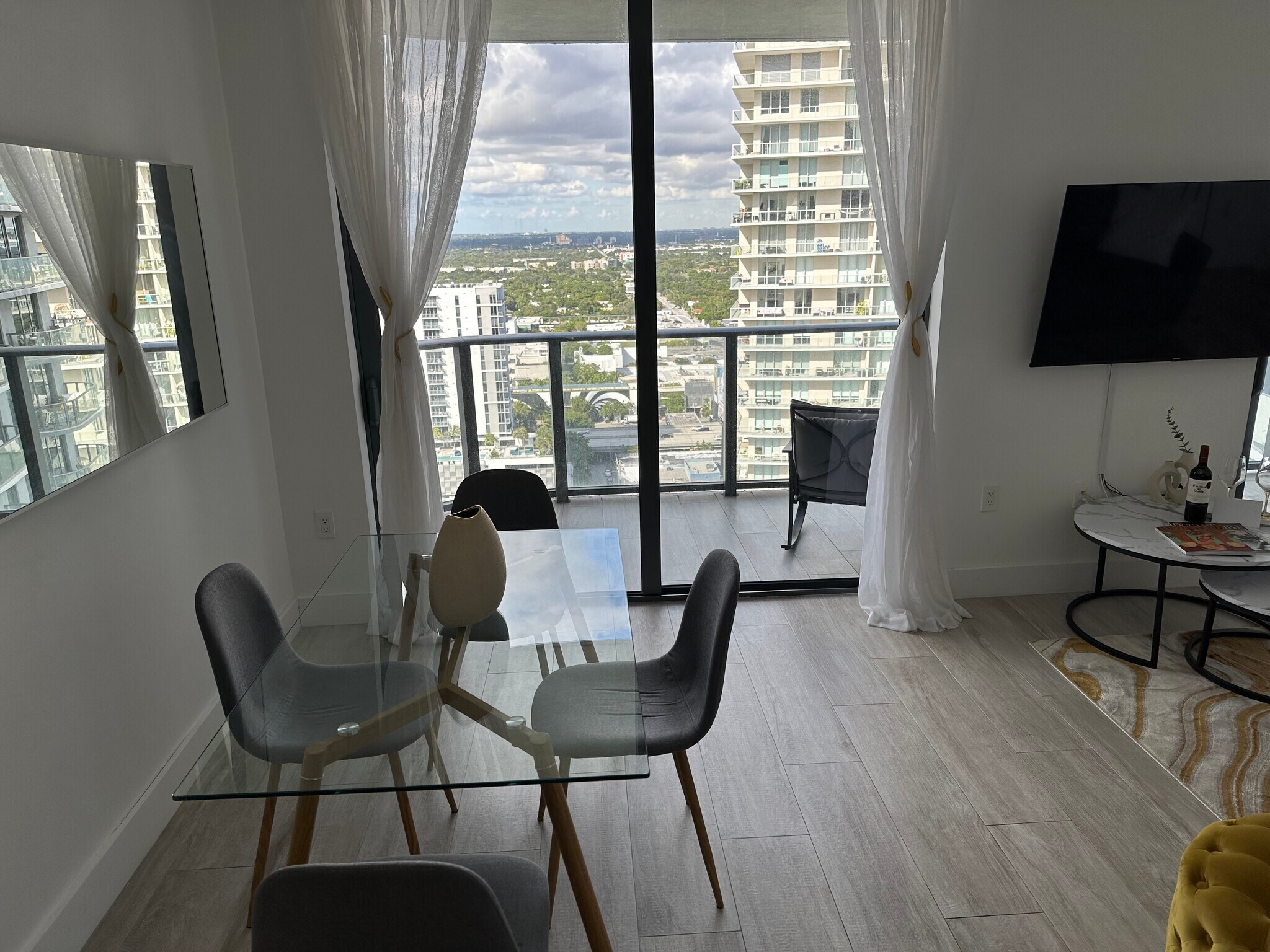 Building Photo - 121 NE 34th St