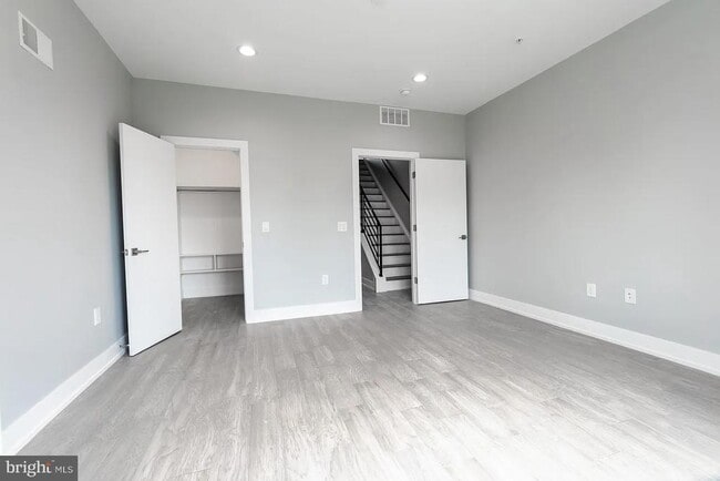 Building Photo - 2055 Tasker St