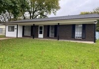 Building Photo - Housing voucher Accepted!