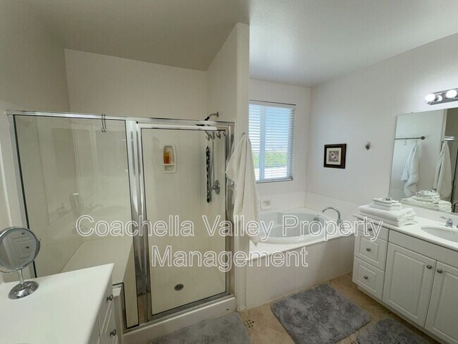 Building Photo - 1290 Esperanza Trail