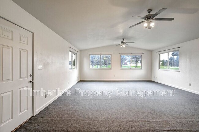 Building Photo - 17960 Bakers Farm Rd