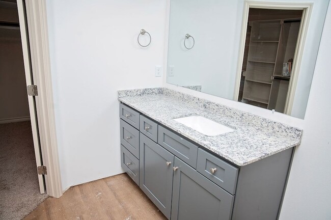 Building Photo - 1336 Bajada St