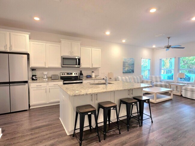 Building Photo - Fully Furnished Coastal Beauty in Perdido ...