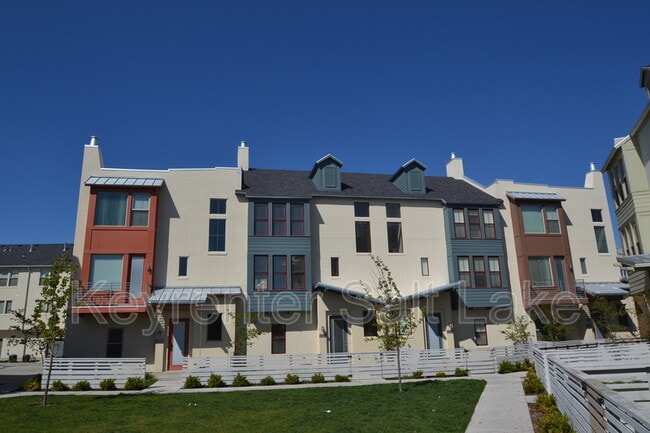 Building Photo - 11373 S Oakmond Rd