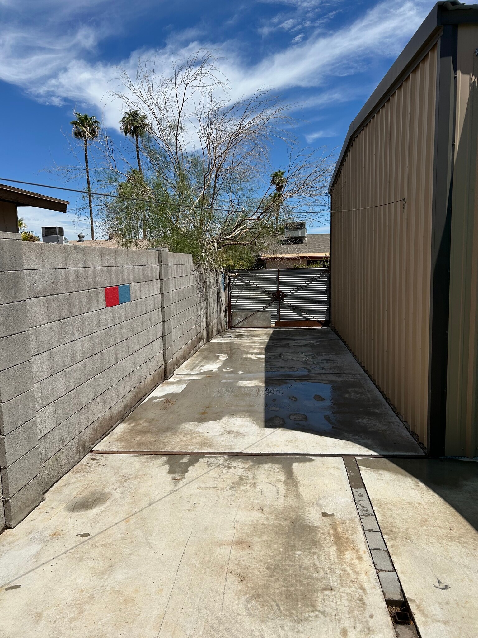 Building Photo - 1230 W Manhatton Dr