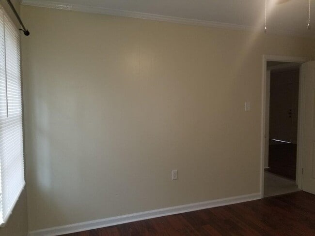 Building Photo - 1113 E Mimosa St