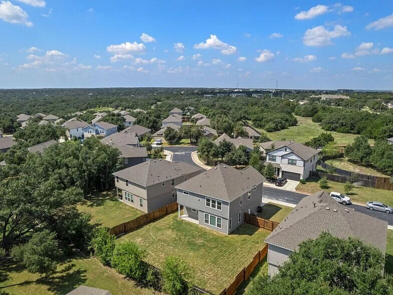 Building Photo - 112 Driftwood Hills Way