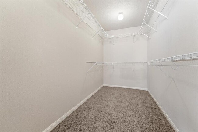 Building Photo - 6803 Rhodes Ct