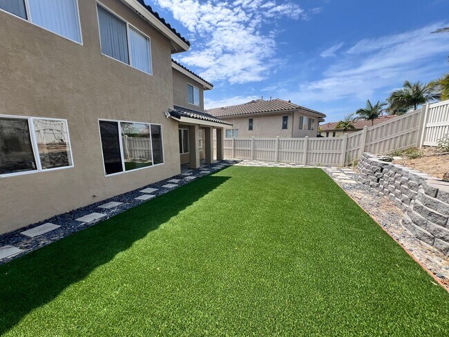 Building Photo - $4,500 - 4 Bed 2.5 Bath House located in G...