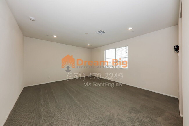 Building Photo - 24712 Hudson St