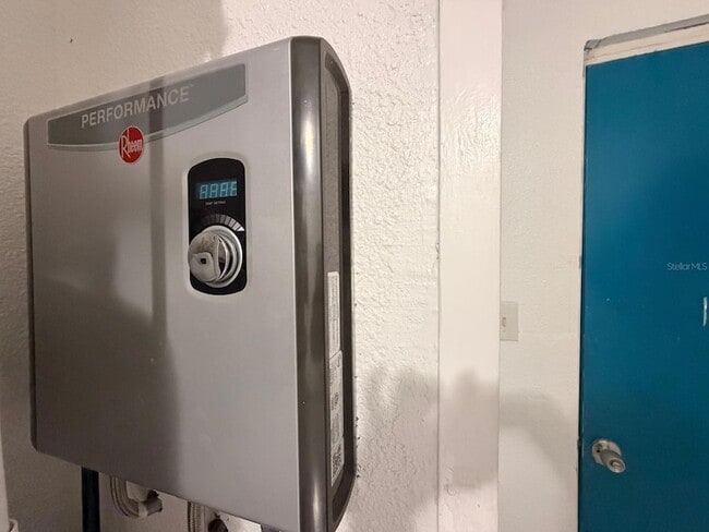 Building Photo - 1039 25th St