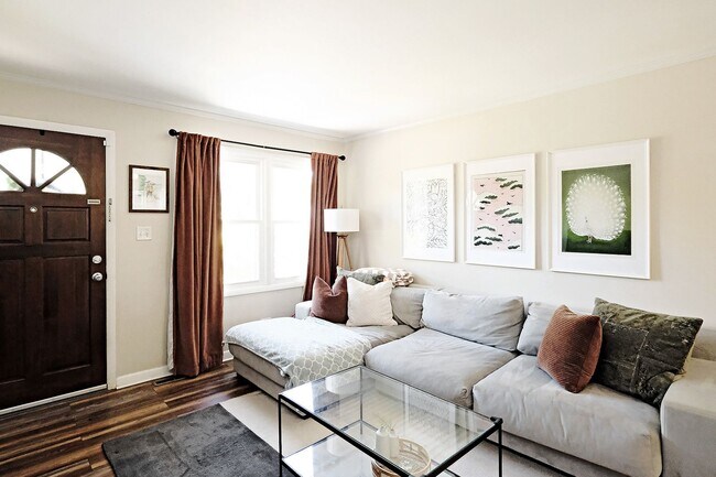Building Photo - Pet-Friendly Fry's Spring Home With Fenced Yard