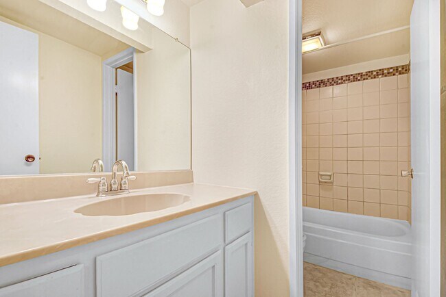 Building Photo - Stunning Upland Abode