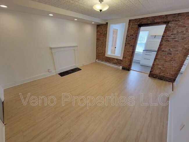 Building Photo - 3 Ashland Pl