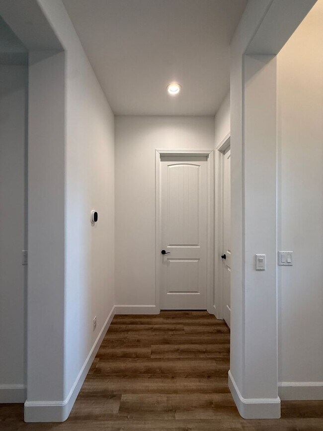 Building Photo - Executive Single-Story Living in Vintage Ranch/Rice Ranch Community