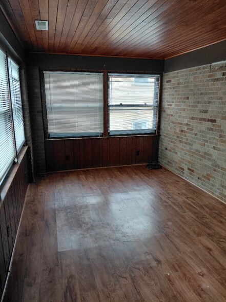 Building Photo - 5434 Fox Rd