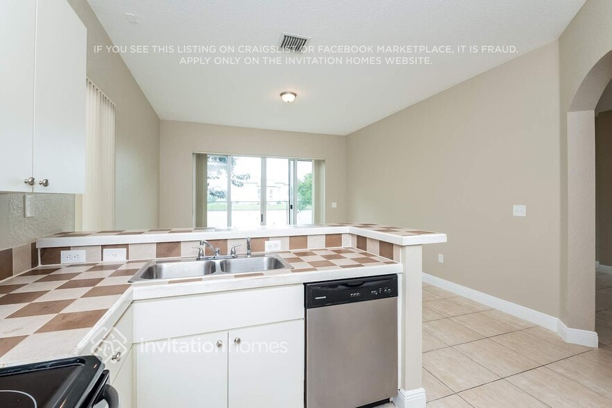 Building Photo - 16362 SW 50th Terrace