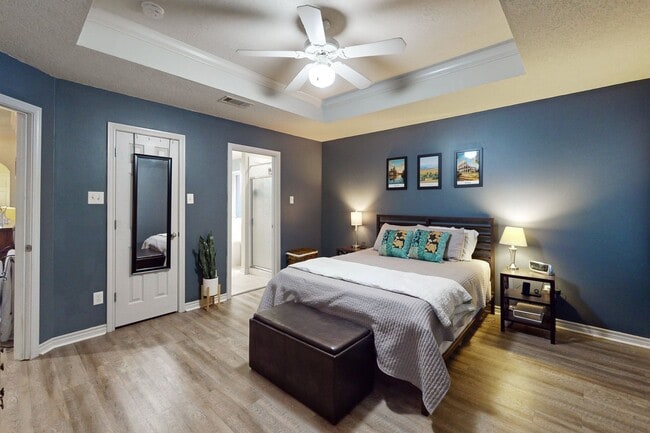 Building Photo - 3 bedroom, 2 bathroom home in the Castlega...
