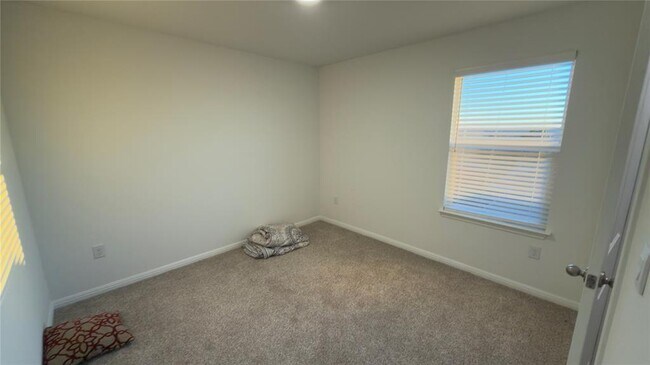 Building Photo - 2512 Hackamore Dr